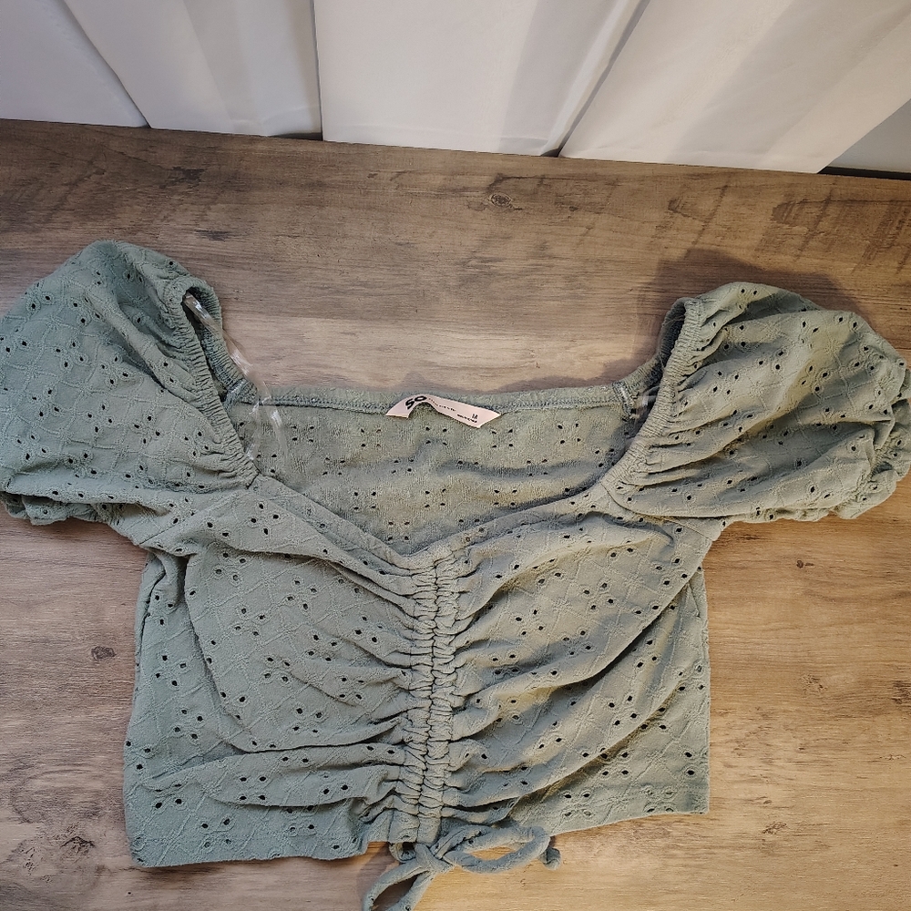 SO Puff Sleeve Eyelet Cinch Front Crop Top Sage Green Sz M